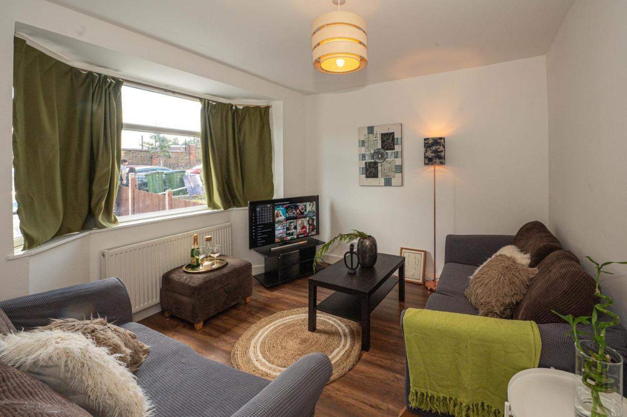 4 Bedrooms,2 Bathrooms House With Free Parking Plumstead  Eksteriør bilde