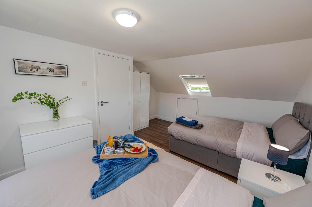 4 Bedrooms,2 Bathrooms House With Free Parking Plumstead  Eksteriør bilde