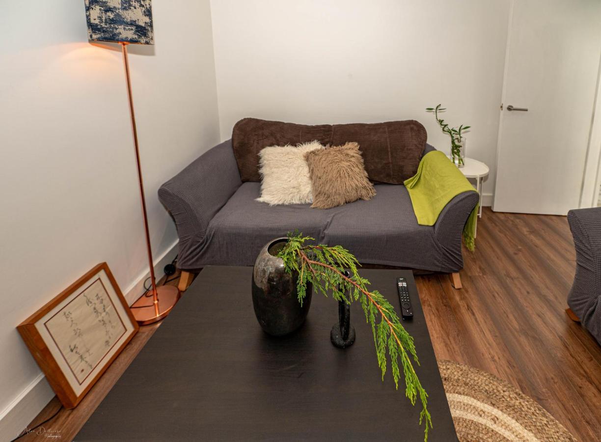 4 Bedrooms,2 Bathrooms House With Free Parking Plumstead  Eksteriør bilde