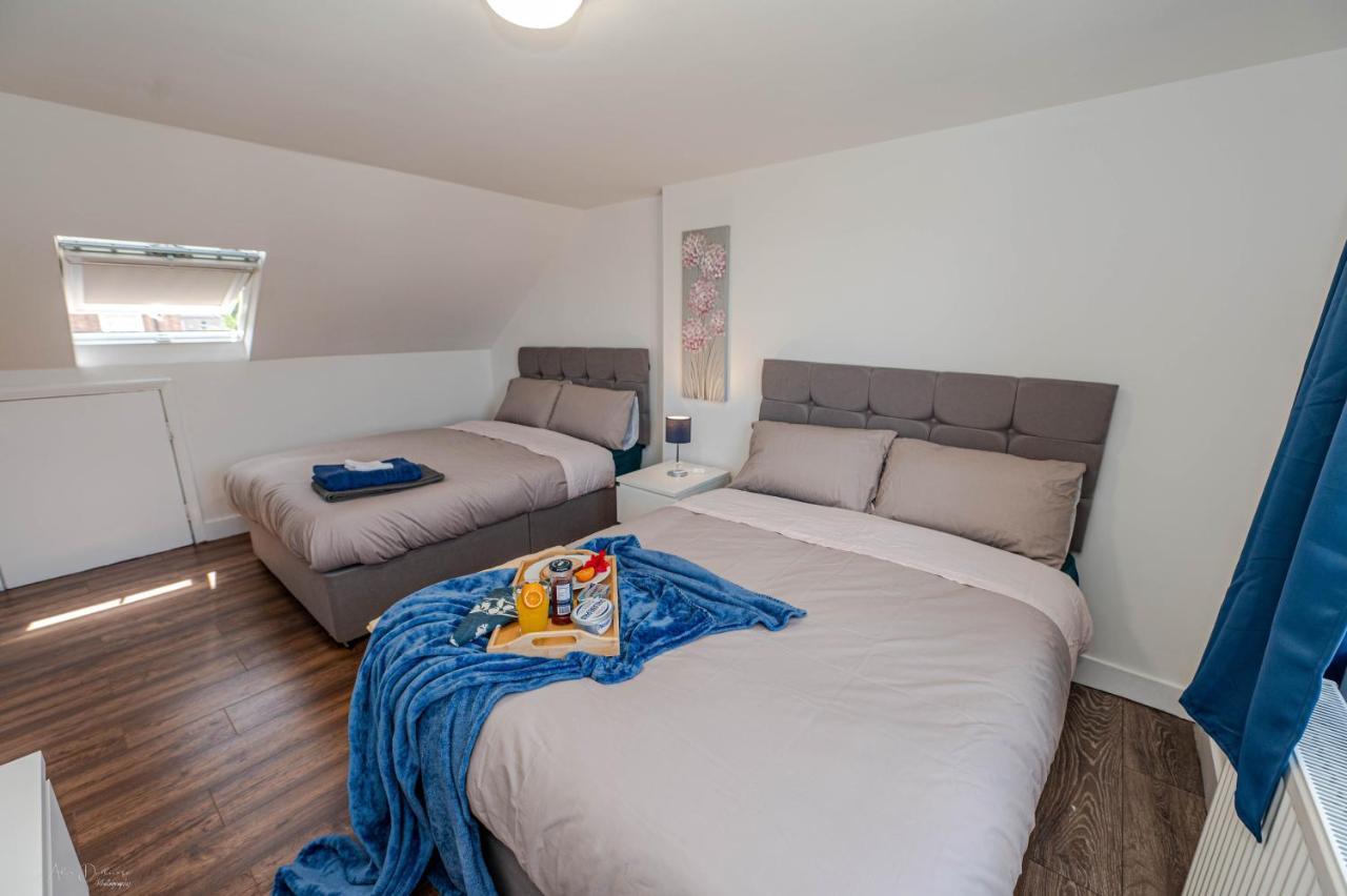 4 Bedrooms,2 Bathrooms House With Free Parking Plumstead  Eksteriør bilde