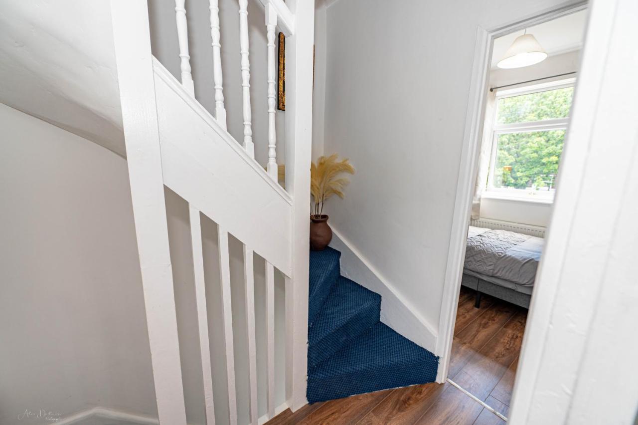 4 Bedrooms,2 Bathrooms House With Free Parking Plumstead  Eksteriør bilde