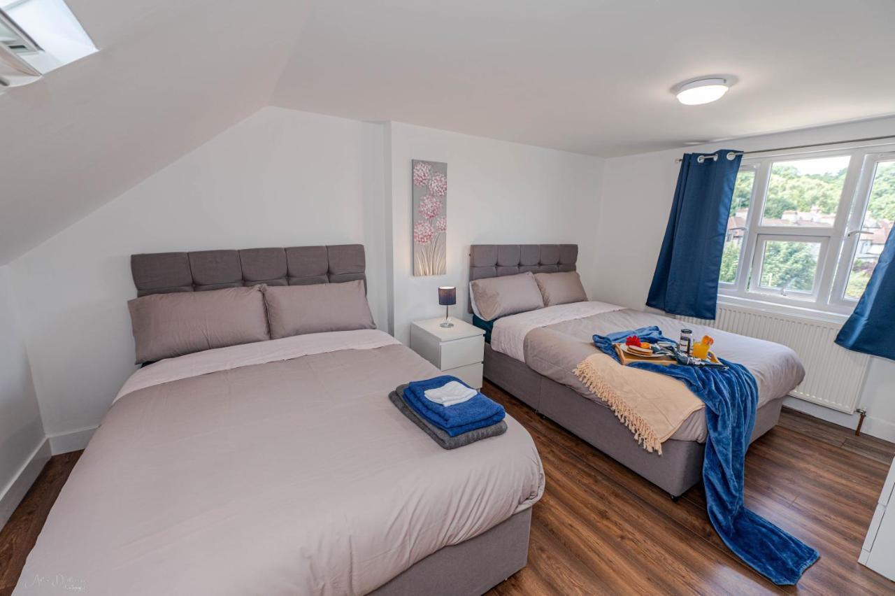4 Bedrooms,2 Bathrooms House With Free Parking Plumstead  Eksteriør bilde