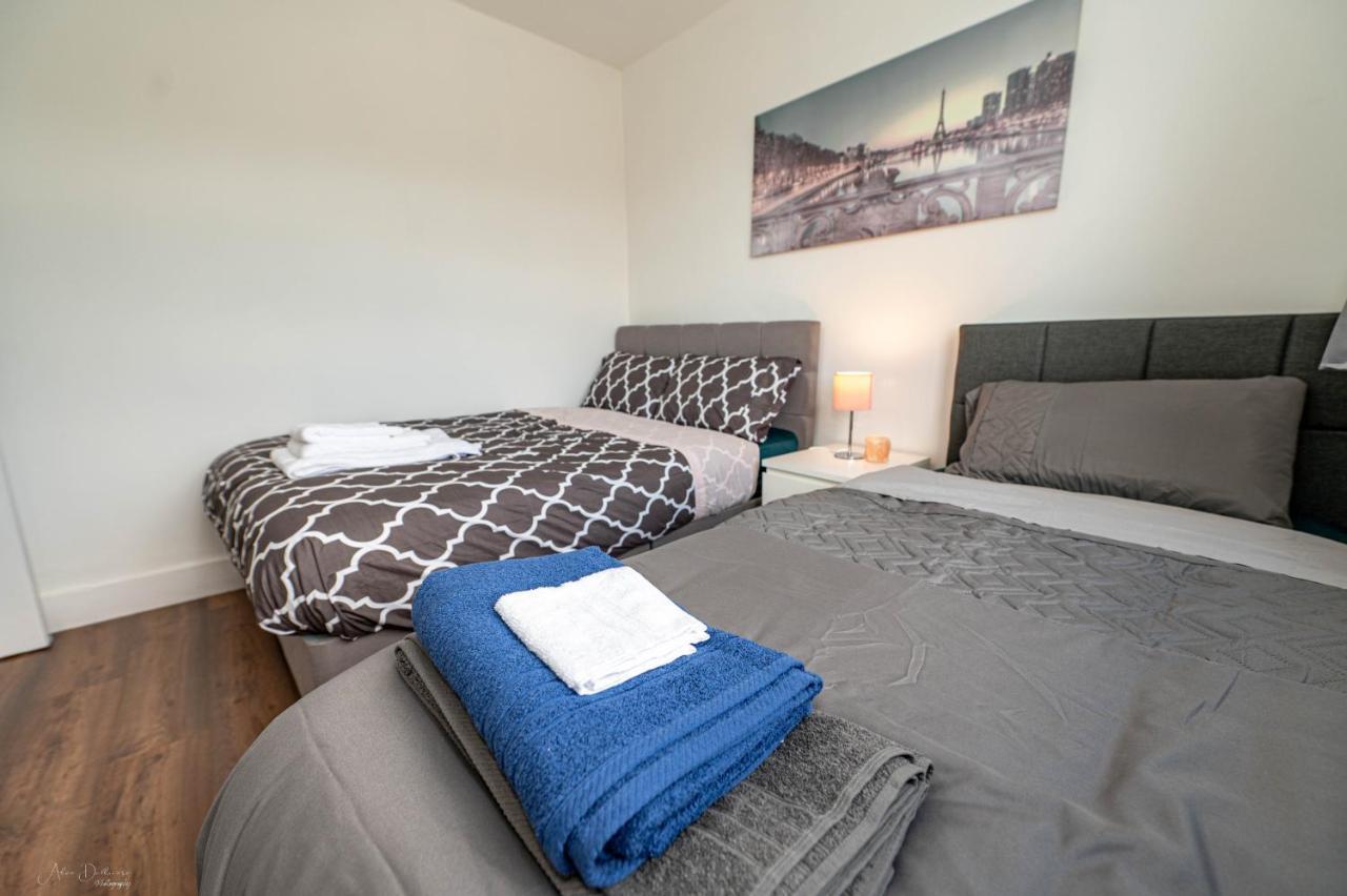 4 Bedrooms,2 Bathrooms House With Free Parking Plumstead  Eksteriør bilde
