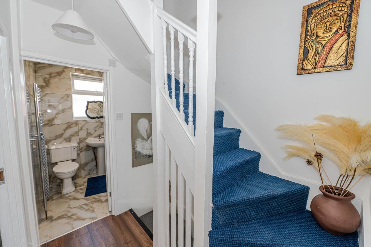 4 Bedrooms,2 Bathrooms House With Free Parking Plumstead  Eksteriør bilde
